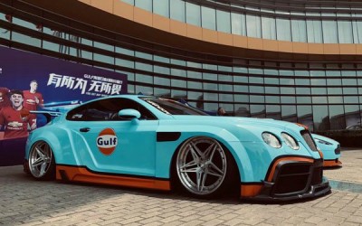 Airbft exhibition car joins hands with Manchester United to serve Gulf oil