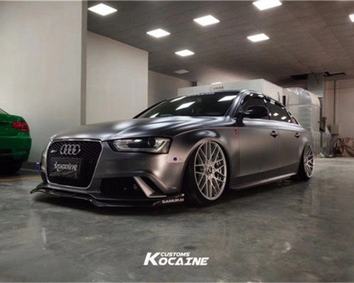 Audi A4 slammedenuff makes your posture more elegant