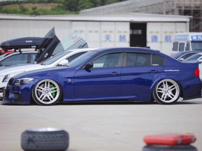Overseas BMW E90 slammedenuff is beautiful and charming