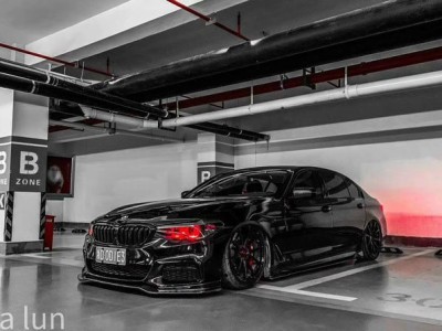 The basement shoots BMW 5 Series G30 slammedenuff in various poses