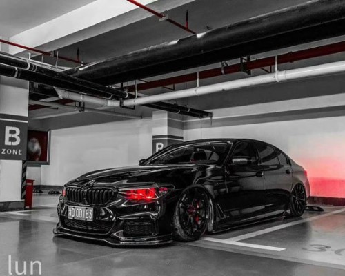 The basement shoots BMW 5 Series G30 slammedenuff in various poses