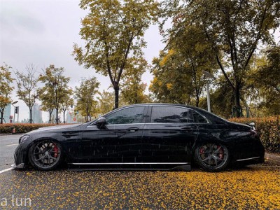 The most dazzling Mercedes-Benz W205 coupe slammedenuff extremely low profile