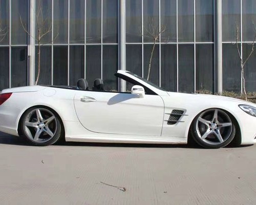 Personality Trot Mercedes-Benz SLK slammedenuff is pretty and charming