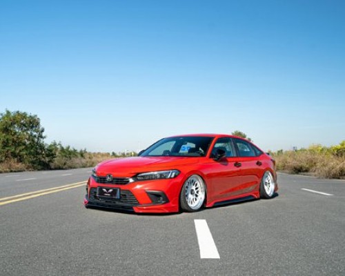 The 11th generation Honda Civic slammedenuff looks cool