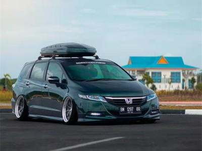 Indonesian Honda Odyssey RB slammedenuff looks cool