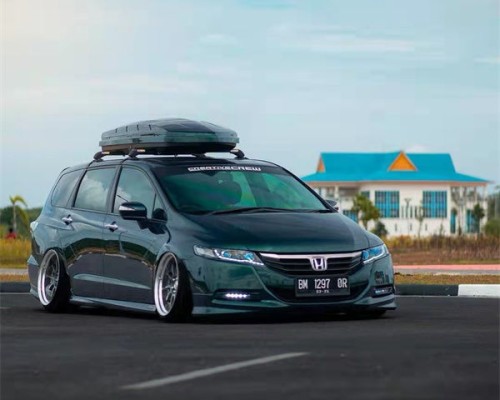 Indonesian Honda Odyssey RB slammedenuff looks cool