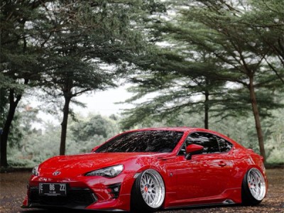 Card edge posture Toyota 86 slammedenuff without any gap