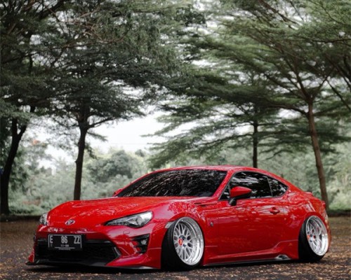 Card edge posture Toyota 86 slammedenuff without any gap
