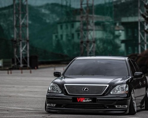 Lexus LS 430 Slammedenuff leads the way in personalized customization