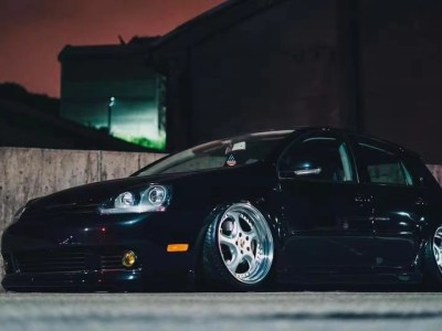 Volkswagen Golf 5- Let your chassis touch the ground like light and shadow, choose Slammedenuff