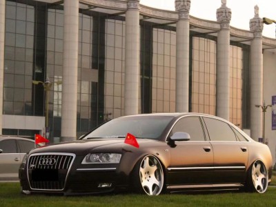 “Elevating Excellence: The Audi S8 Slammedenuff Customization”