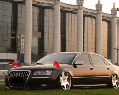 “Elevating Excellence: The Audi S8 Slammedenuff Customization”