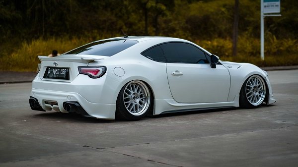 Toyota 86 slammedenuff Close to the ground charm