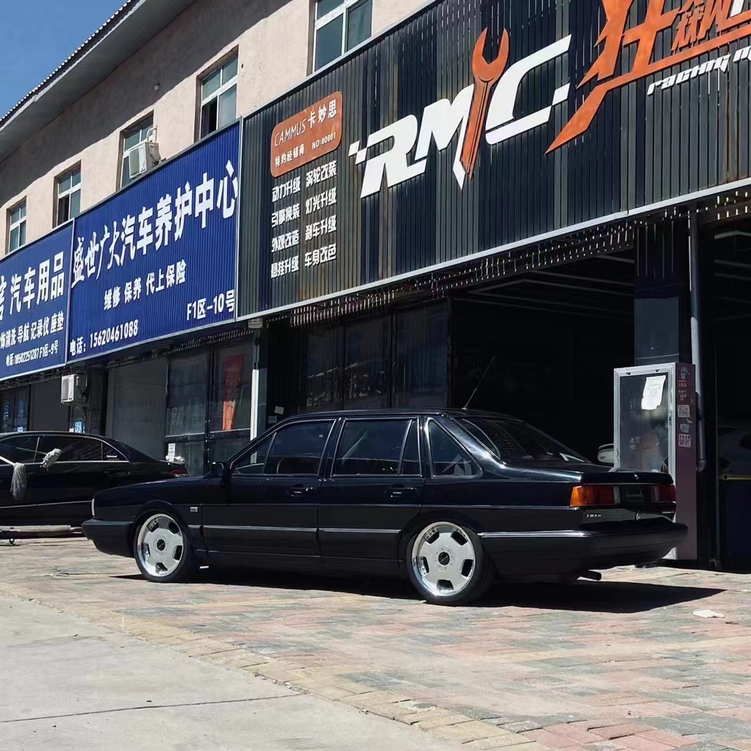 Elevating Style: The Santana Slammedenuff